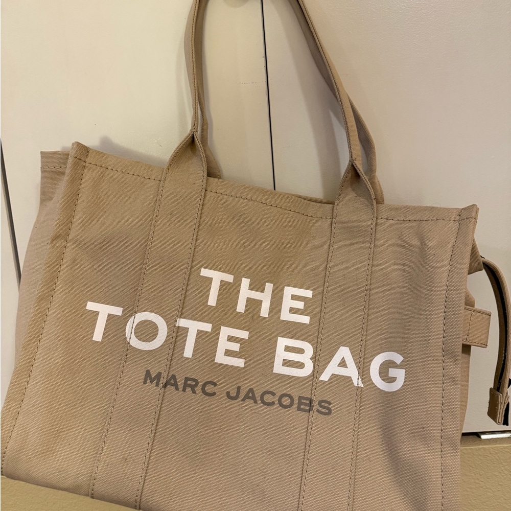 Marc Jacobs Beige Tote Bag